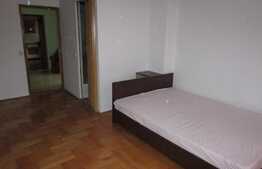 Apartament de 3 camere, decent, zona strazii Traian Mosoiu