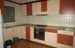 Apartament de 3 camere, decent, zona strazii Traian Mosoiu