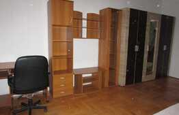 Apartament de 3 camere, decent, zona strazii Traian Mosoiu