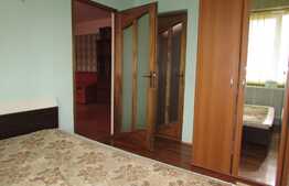 Apartament de 3 camere, decent, zona strazii Traian Mosoiu