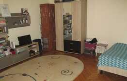 Apartament la casa, 49 mp utili, zona centrala