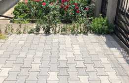 Casa individuala de vanzare, 5 camere, teren 380 mp, Zona Florilor !