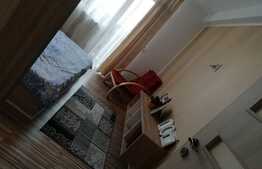 Apartament 3 camere, 56 mp, loc parcare, etaj intermediar! Zona Terra!