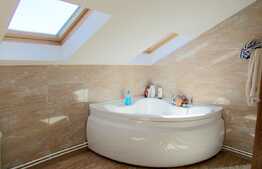 Apartament in vila, 4 camere, 123 mp. Zona Avram Iancu!