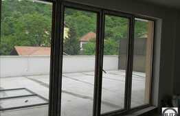 Suprafata Generoasa, Zona De Top, Panorama Deosebita, Calitate Superioara !