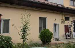 Scadere de pret si vanzare urgenta! De vanzare casa cuplata 39 mp, curte comuna, zona Garii!