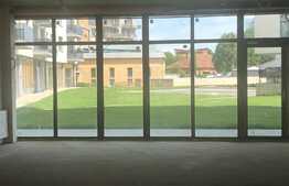 Spatiu comercial cu vitrina generoasa si parcare