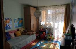 Apartament de vanzare cu 3 camere in zona buna, Floresti!