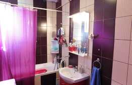 Pret atractiv! 3 camere, pod, parcare, zona Teilor