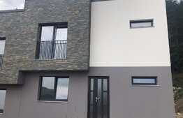 Triplex de vanzare, 113 mp, priveliste deosebita, incalzire in pardoseala, zona de case ! 