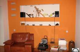 Apartament cu 3 camere, decomandat, zona Piata Zorilor