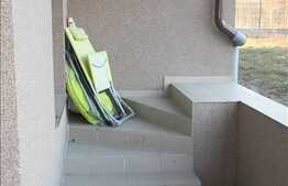 Vanzare apartament 2 camere mobilat utilat nou, la demisol inalt