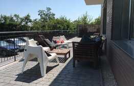 Cladire moderna, zona foarte buna 