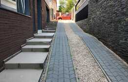 Cladire moderna, zona foarte buna 