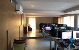 Cladire moderna, zona foarte buna 