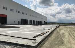 Hala moderna, aproape de aeroport, 3000 mp 