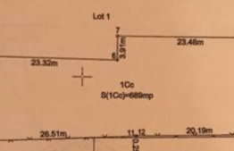 Casa demolabila cu 689 mp teren, 14 mp front, utilitati, zona Ambient