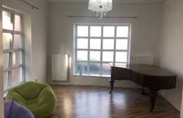 Casa cuplata 80 mp, curte 40 mp cu loc de parcare, zona strazii Horea