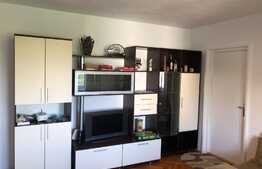 Apartament 3 camere, semidecomandat, zona strazii Baita