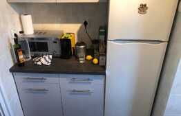 Apartament 3 camere, semidecomandat, zona strazii Baita