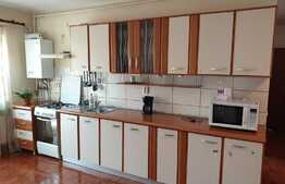 Apartament, 2 camere decomandate, etaj intermediar, zona strazii Eroilor!