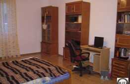 Apartament cu 2 camere 100 mp, zona Plopilor