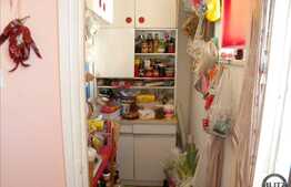 Apartament de vanzare cu 2 camere 72 mp utili + curte 50 mp