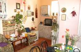 Apartament de vanzare cu 2 camere 72 mp utili + curte 50 mp