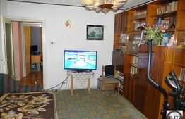 Vanzare apartament decomandat cu 2 camere, 55 mp utili