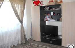 Apartament 1 camera de vanzare  si o terasa 6 mp