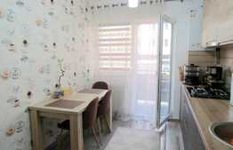 Apartament de lux, decomandat, 3 camere, 79 mp, parcare, zona Vivo!