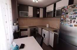 Pret oportun! Etaj intermediar! Parcare! Zona Teilor!