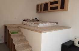 Garsoniera tip studio, 42mp, loc parcare, WIFI + TV inclus, mansarda, zona VIVO!