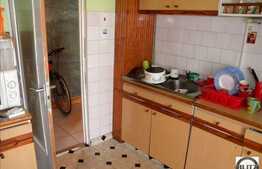 Apartament de vanzare cu 2 camere, decomandat