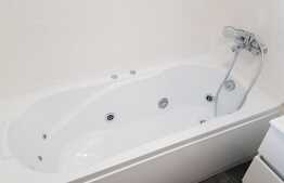 Oportunitate! Cauti un apartament de lux ? 3 camere, 75mp, 2 bai, prima inchiriere, zona linistita!