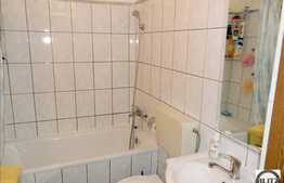 3 camere de vanzare, 75 mp utili , are curte interioara!