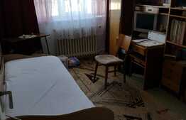 Apartament 3 camere, decomandat, etaj intermediar, zona strazii Parang