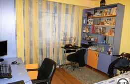 Vanzare apartament decomandat cu 2 camere, 55 mp utili