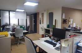 Spatiu birouri, 89 mp, la strada, 2 locuri parcare si spatiu de depozitare