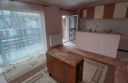 Doua balcoane, parcare, pret atractiv, zona Eroilor