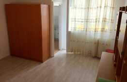 Garsoniera cu suprafata generoasa, etaj intermediar, zona Casa Piratilor