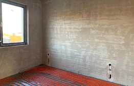 Duplex 120 mp utili, teren de 340 mp, incalzire prin pardoseala, asfalt, utilitati