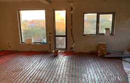 Duplex 120 mp utili, teren de 340 mp, incalzire prin pardoseala, asfalt, utilitati