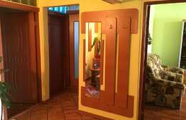 Apartament 3 camere, 65.5 mp, mobilat, boxa, zona Spitalul de Recuperare