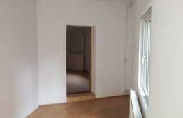 Birou 3 incaperi 65mp , cu Vitrina la strada 