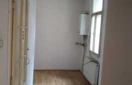 Birou 3 incaperi 65mp , cu Vitrina la strada 