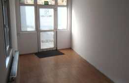 Birou 3 incaperi 65mp , cu Vitrina la strada 