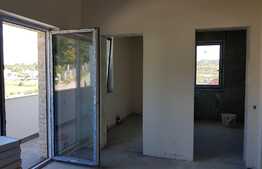 Vanzare casa tip duplex 