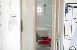 De vanzare 2 camere, decomandat,  45 mp + 6 mp 2 logii