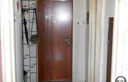 De vanzare 2 camere, decomandat,  45 mp + 6 mp 2 logii